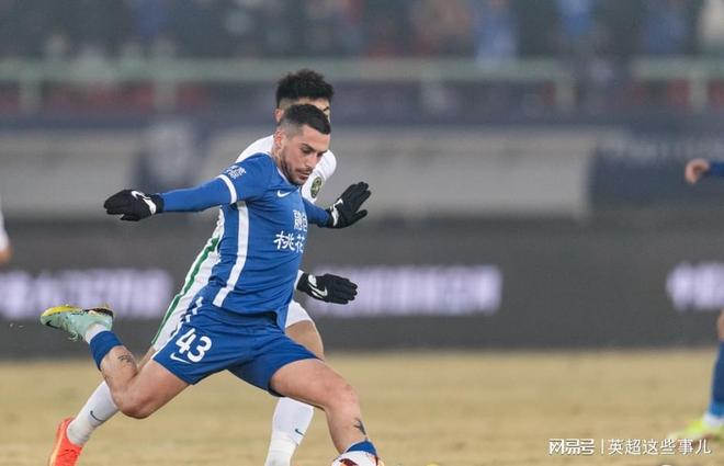 开元体育电竞 -武汉三镇迎英超关键赛，转会期主帅复盘，态度坚定，更衣室氛围转暖的简单介绍